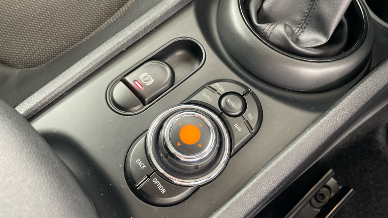 MINI Clubman 1.5 Cooper 6dr Petrol Estate